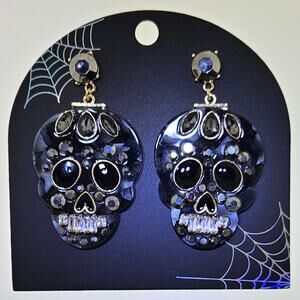 Large skull dangle earrings Never worn
